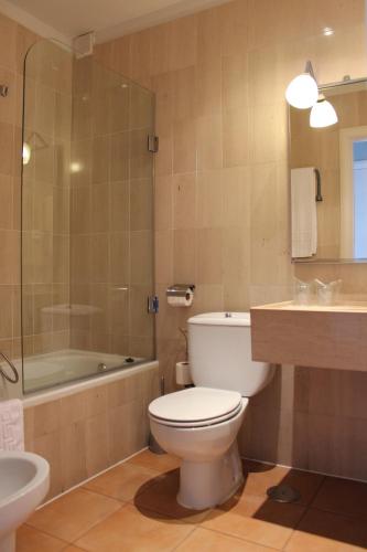 Koupelna v ubytování Hotel Azar