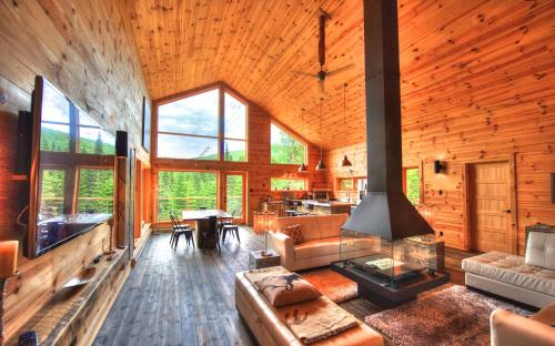 Le Val d'Isère - Les Chalets Spa Canadaにあるシーティングエリア