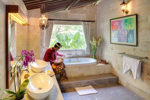 Ванная комната в Diamond Beach Villa Lombok