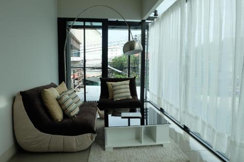 พื้นที่นั่งเล่นของ DewyHouse
