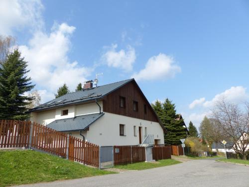 Afbeelding uit fotogalerij van Haus Tolštejn in Jiřetín pod Jedlovou