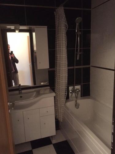 Alvor bel appartement 3 chb - 2 SDB - piscine et Airco