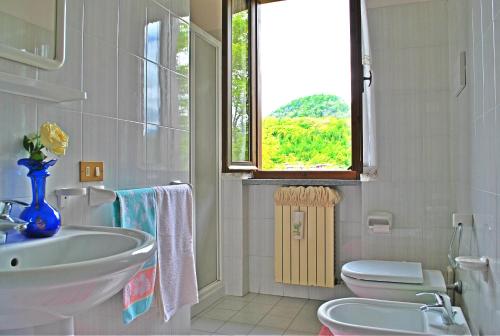 A bathroom at B&B Marienn