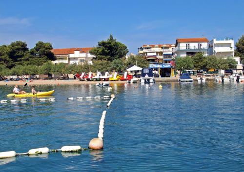 Fotografie z fotogalerie ubytování Apartmani Delfin v destinaci Grebaštica