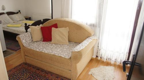 Гостиная зона в Apartment Gajevi
