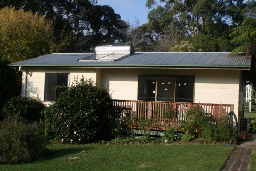 a house with a solar panel on the roof at Strathmore Farm B&B in Mirboo North