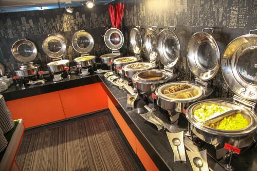 Eten bij of ergens in de buurt van het hotel

