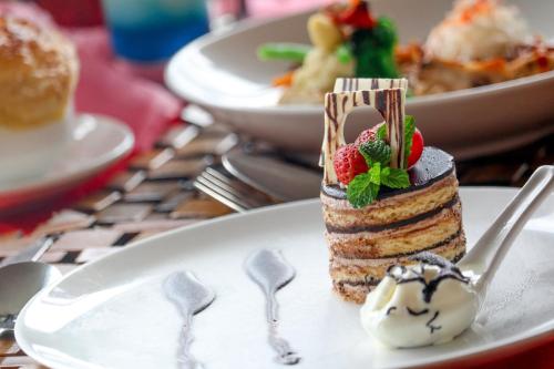 Comida en o cerca de este hotel