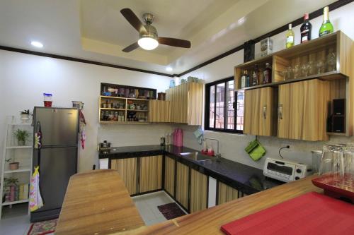 Gallery image of Aquilah Homestay in Coron