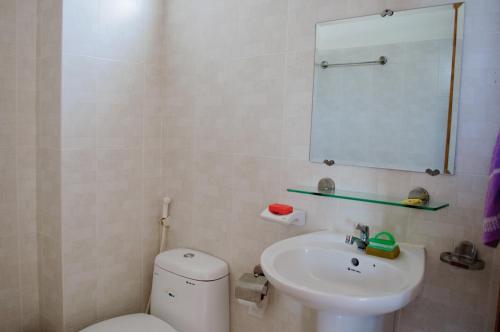 Ванна кімната в Viet's Hotel