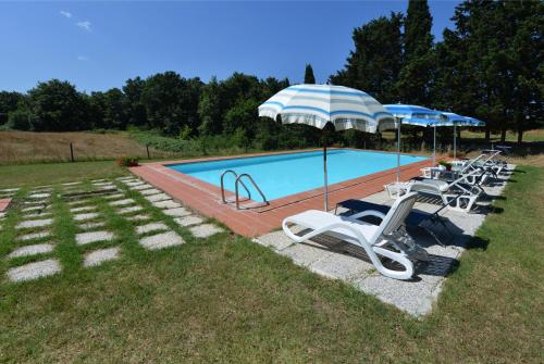 Bazén v ubytování Agriturismo Tenuta Vallelunga nebo v jeho okolí