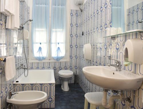Koupelna v ubytování Hotel Corso