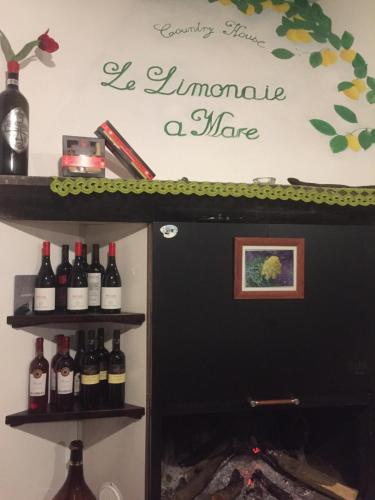 Un certificado, premio, letrero u otro documento en Le Limonaie a Mare