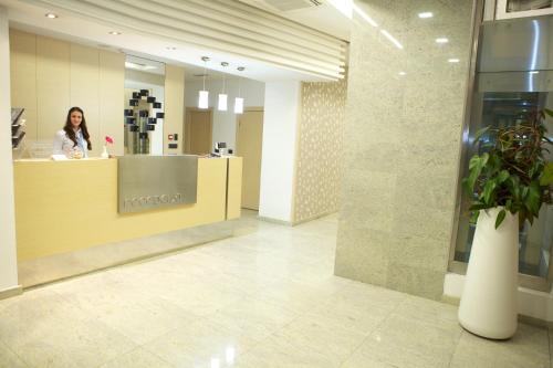 Lobby/Rezeption in der Unterkunft Garni Hotel Centar