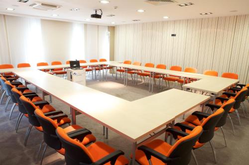 Der Geschäftsbereich oder Konferenzraum in der Unterkunft Garni Hotel Centar