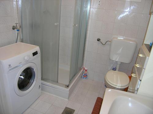 Et badeværelse på Apartment Julija