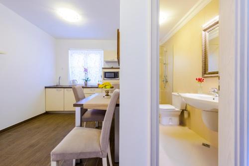 Tara Apartments