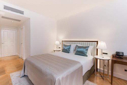 Postel nebo postele na pokoji v ubytování Amadria Park Hotel Milenij