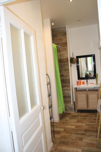 Ένα μπάνιο στο Casa Ammirati Marseille