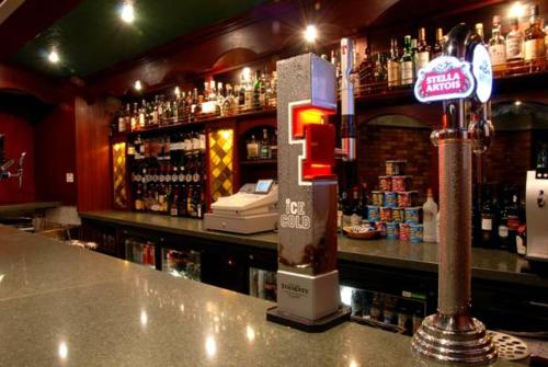 Lounge atau bar di The Lerwick Hotel
