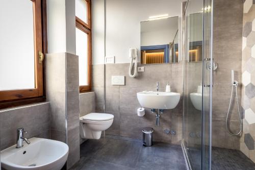 A bathroom at Blu Notte Guest House