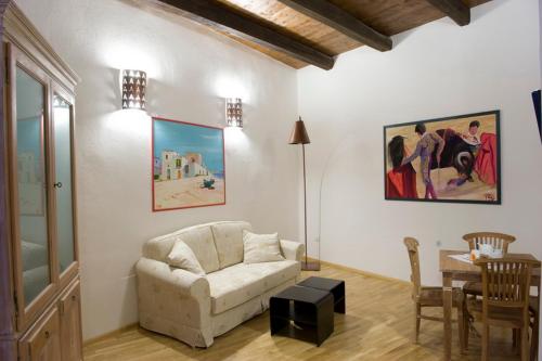Area soggiorno di Castelletto Suites