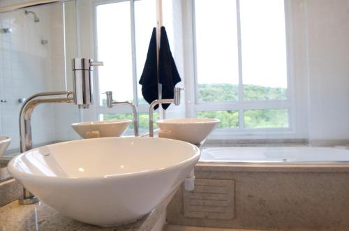 Ένα μπάνιο στο Sea Front, Front Native Forest