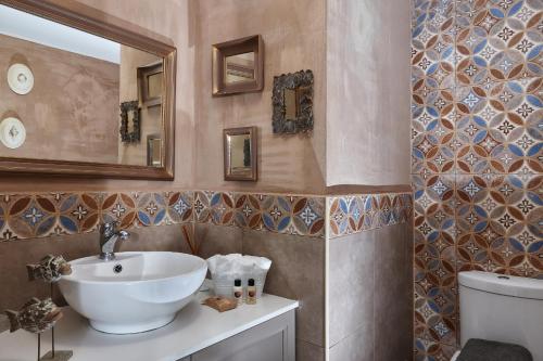 Ένα μπάνιο στο Villa Omikron