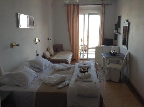 Gallery image of Akrotiri Hotel in Chania Town