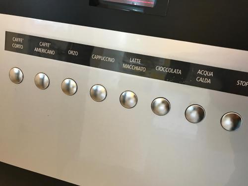a close up of the control panel of an oven at Palazzo Iaquinto in Santa Maria di Castellabate