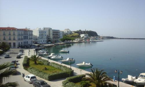 Φωτογραφία από το άλμπουμ του Ενοικιαζόμενα Διαμερίσματα Μυρτιά στα Κιόνια