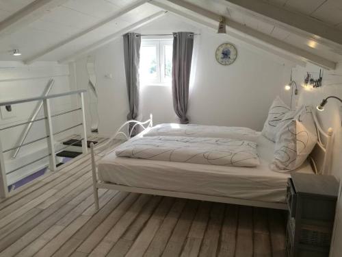 Obiteljski Apartmani Švob Lavanda & Ružmarin sa terasom i pogledom na more
