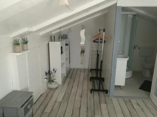 Obiteljski Apartmani Švob Lavanda & Ružmarin sa terasom i pogledom na more