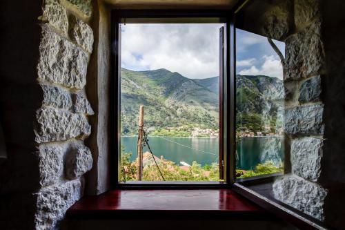 Foto da galeria de Hill Apartments em Kotor