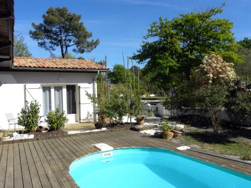 Photo de la galerie de l'établissement Villa Mogador Piscine et Balnéo, à Andernos-les-Bains