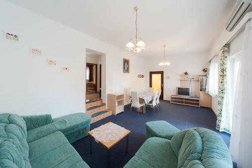 Posedenie v ubytovaní Apartmenthaus Hana