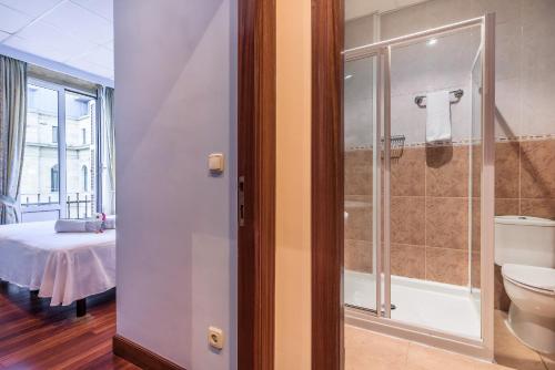 A bathroom at Pensión Ab Domini