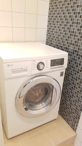 NIEB by ROCKCHAIR Apartments l SUPERHOST Status l 3 Bedrooms Boxspringbeds 3 Bathrooms in Center "Kurfürstendamm" - Cozy Family & Business Flair welcomes you! photo 6