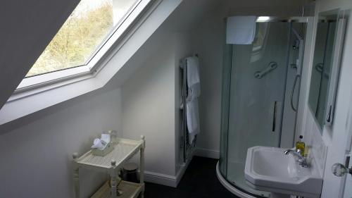 Ένα μπάνιο στο Pencubitt House