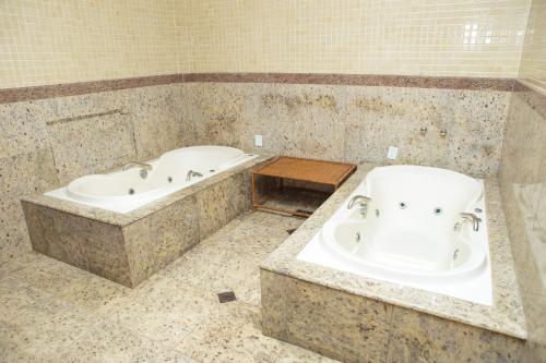 Hotel Nova Guarapariにあるバスルーム