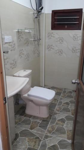 Kupatilo u objektu Madithya Villa