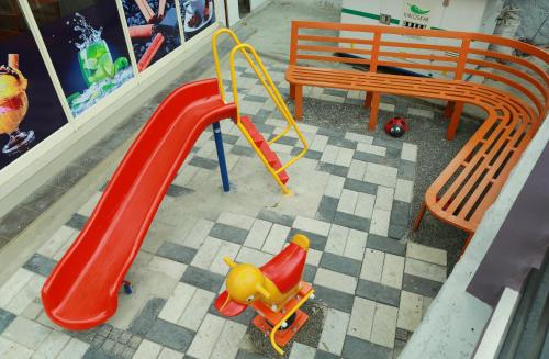 Herní místnost nebo prostor pro děti v ubytování Chillax Vagamon
