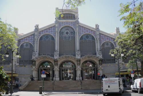 Travel Habitat Plaza del Pilar.