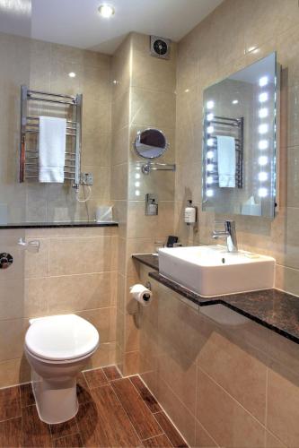Manor House Hotel & Spa, Alsagerにあるバスルーム