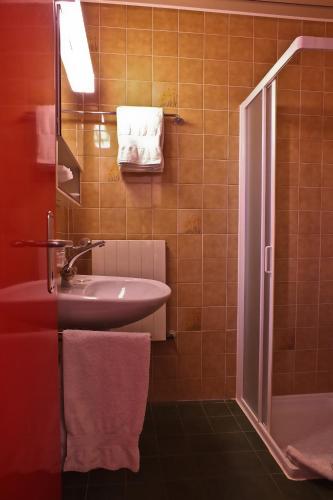 Un baño de Hotel Garni Centro