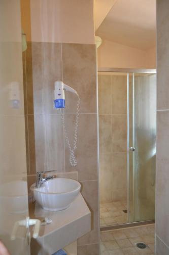 Ванна кімната в Strophilia Apartments