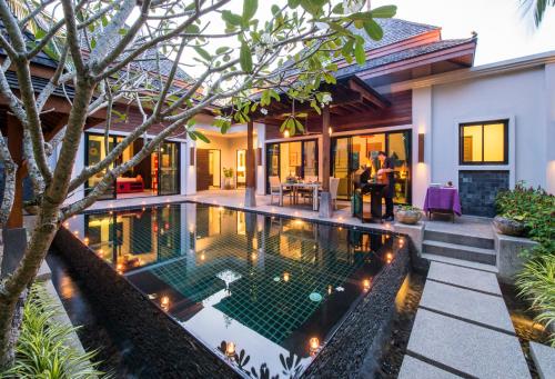 Πισίνα στο ή κοντά στο The Bell Pool Villa Resort Phuket