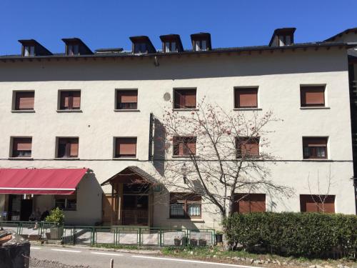 Fotografie z fotogalerie ubytování Hostal Fondevila v destinaci Bohí