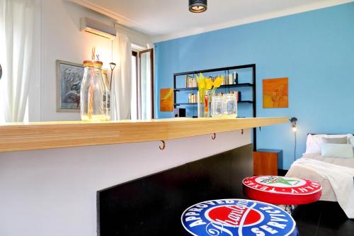 JOIVY Colorful Studio for 2 near city life