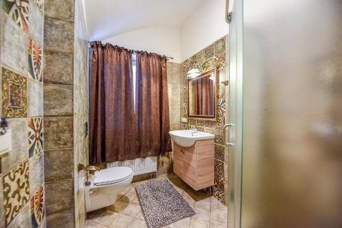 Un baño de KUBU namai